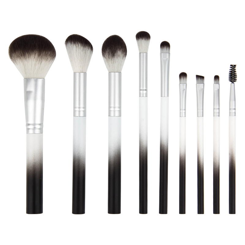 BLACK AND WHITE GRADIENT···